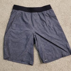 Mens Lululemon core shorts size large